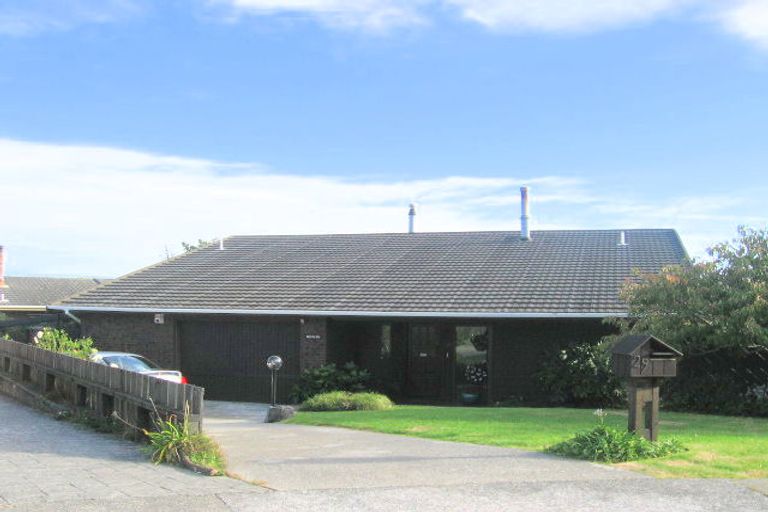 Photo of property in 29 Kinloch Place, Papakowhai, Porirua, 5024