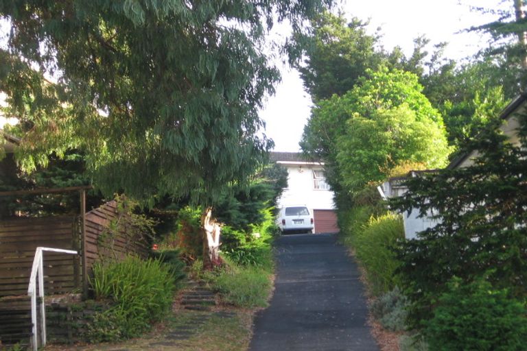 Photo of property in 15 Orton Street, Glenfield, Auckland, 0627