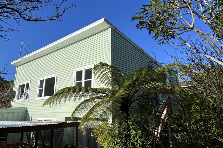 Photo of property in 40 Silverstream Road, Crofton Downs, Wellington, 6035