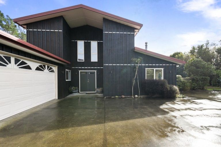 Photo of property in 268 Turitea Road, Turitea, Palmerston North, 4472