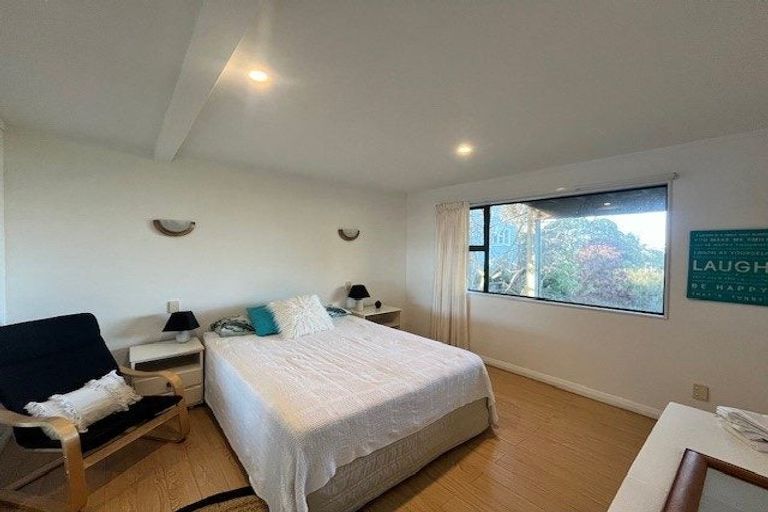 Photo of property in 16 Corlett Road, Plimmerton, Porirua, 5026