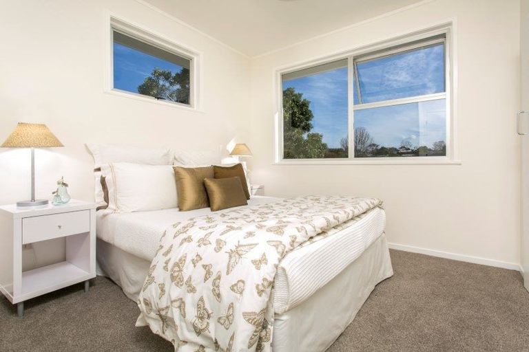 Photo of property in 4 Fairdale Place, Birkdale, Auckland, 0626