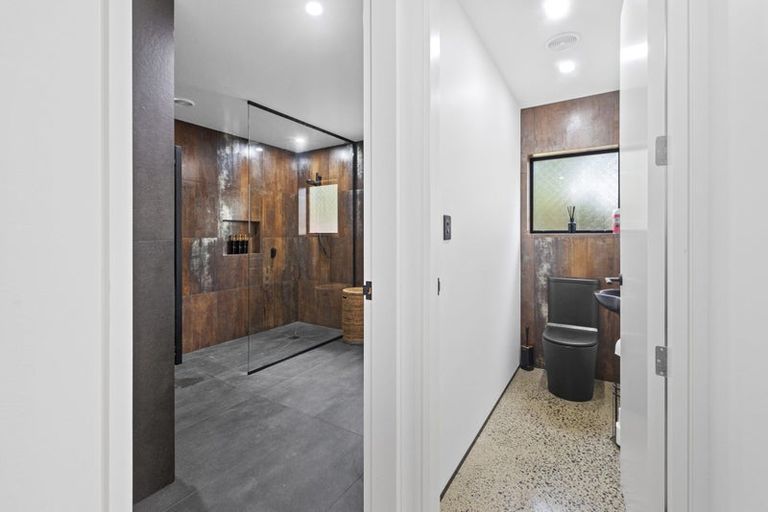 Photo of property in 127 Bethells Road, Waitakere, 0781