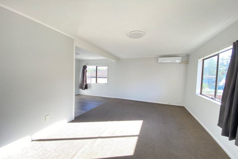 Photo of property in 25 Alidade Place, Massey, Auckland, 0614