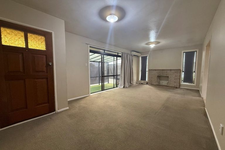 Photo of property in 74 Denise Crescent, Hornby, Christchurch, 8042