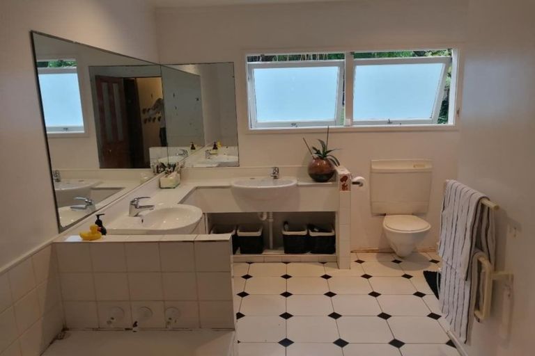 Photo of property in 5 Rutland Road, Stanley Point, Auckland, 0624