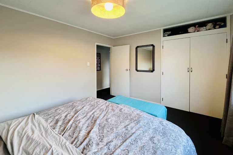 Photo of property in 2/60 Taikata Road, Te Atatu Peninsula, Auckland, 0610