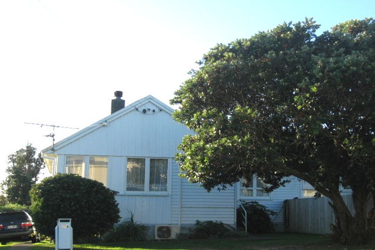 Photo of property in 46a-b Miranda Street, Cannons Creek, Porirua, 5024