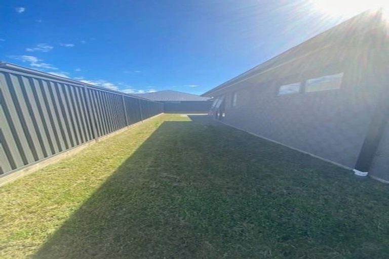 Photo of property in 72 Tabraham Crescent, Pyes Pa, Tauranga, 3112