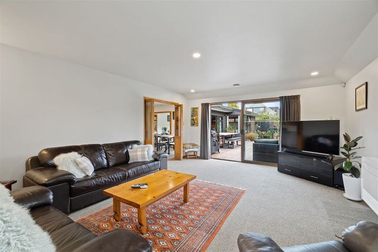 Photo of property in 60 Prestons Road, Redwood, Christchurch, 8051