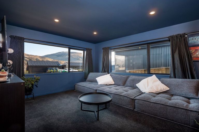 Photo of property in 13 Howden Drive, Jacks Point, 9371