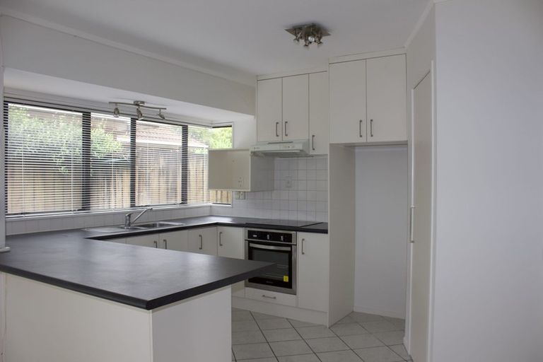 Photo of property in 1/25 Golfland Drive, Golflands, Auckland, 2013
