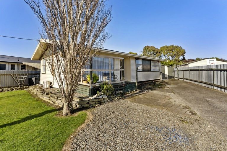Photo of property in 43 Tararua Terrace, Cloverlea, Palmerston North, 4412