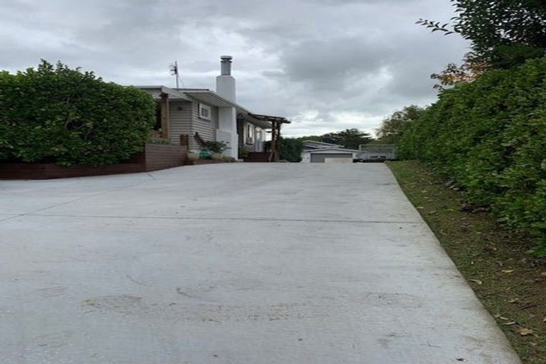 Photo of property in 127 Matipo Road, Te Atatu Peninsula, Auckland, 0610