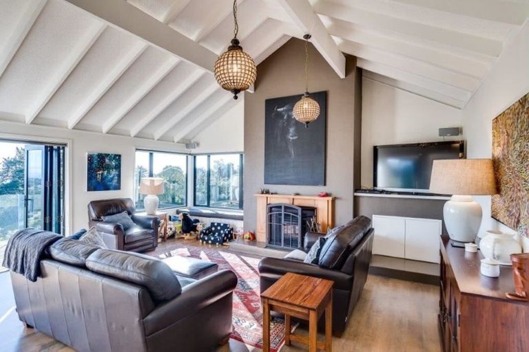 Photo of property in 194 Durham Drive, Havelock North, 4130