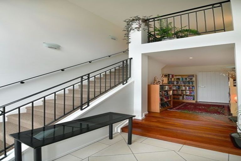 Photo of property in 35 Landvale Court, Browns Bay, Auckland, 0630