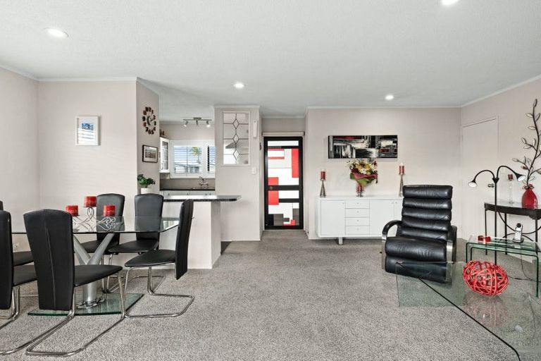 Photo of property in 22a Hinton Road, Taradale, Napier, 4112