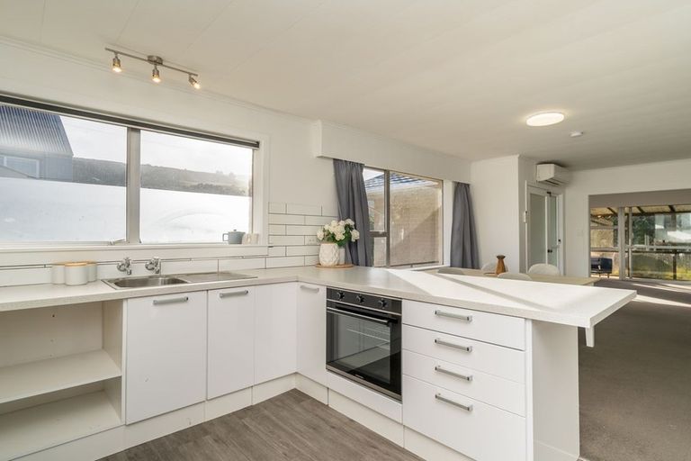 Photo of property in 72 Centennial Avenue, Helensburgh, Dunedin, 9010