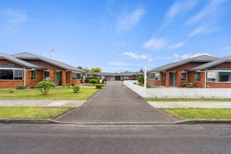 Photo of property in 6 Surrey Lane, Levin, 5510