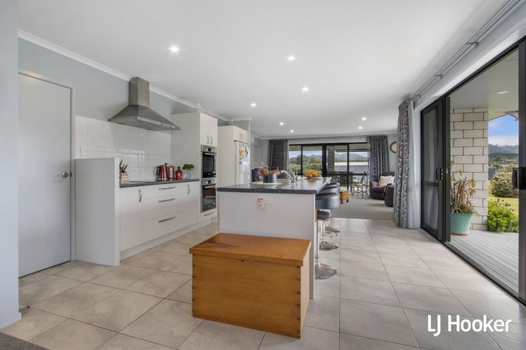 Photo of property in 11 Reel Road, Athenree, Waihi Beach, 3611