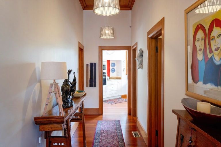 Photo of property in 29 Cameron Road, Bluff Hill, Napier, 4110