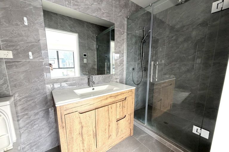 Photo of property in 75 Papatupu Way, Kumeu, 0810