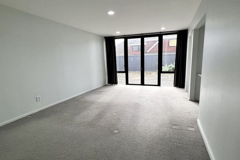 Photo of property in 2/174 Bucklands Beach Road, Bucklands Beach, Auckland, 2012