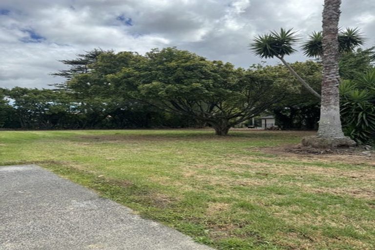 Photo of property in 115 Station Road, Kumeu, 0891