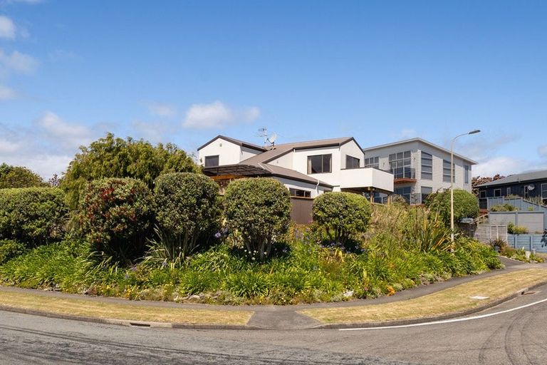 Photo of property in 175 Weggery Drive, Waikanae Beach, Waikanae, 5036