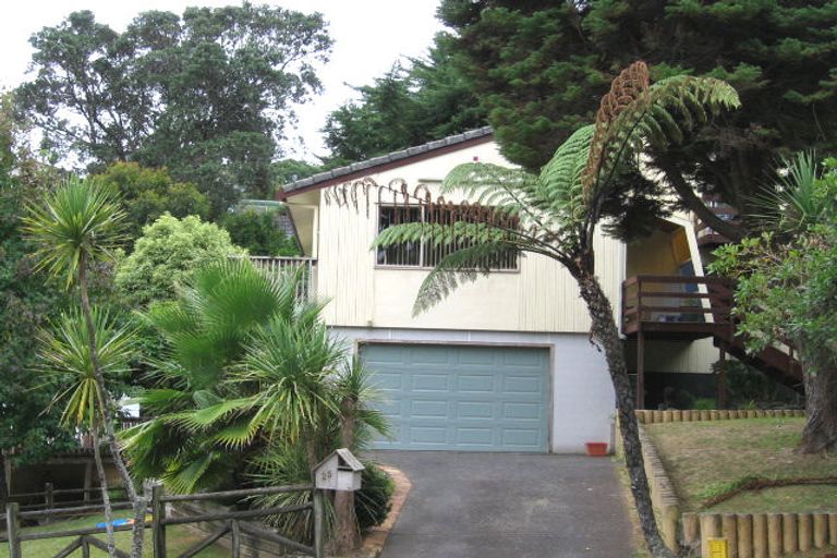 Photo of property in 25 Rosecamp Road, Beach Haven, Auckland, 0626