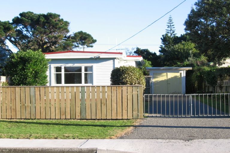 Photo of property in 15 The Avenue, Otaki Beach, Otaki, 5512
