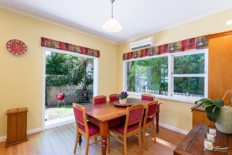 Photo of property in 33 Elmslie Road, Pinehaven, Upper Hutt, 5019