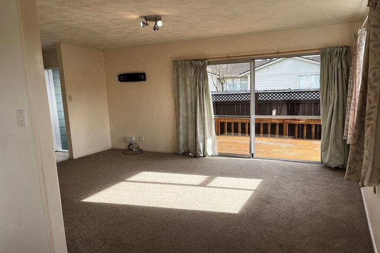 Photo of property in 1/34 Darren Crescent, Half Moon Bay, Auckland, 2012