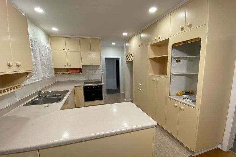 Photo of property in 1/158 Newlands Road, Newlands, Wellington, 6037