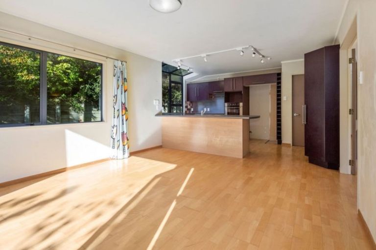 Photo of property in 13 Saunders Close, Whitby, Porirua, 5024