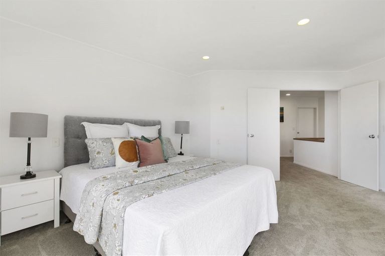 Photo of property in 8 Gillard Place, Eastern Beach, Auckland, 2012