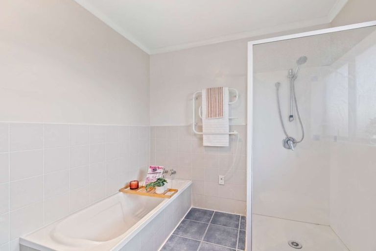 Photo of property in 51a Halver Road, Hillpark, Auckland, 2102