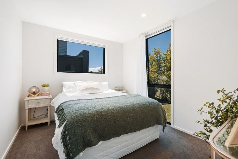 Photo of property in 4 Matakanui Lane, Wanaka, 9305