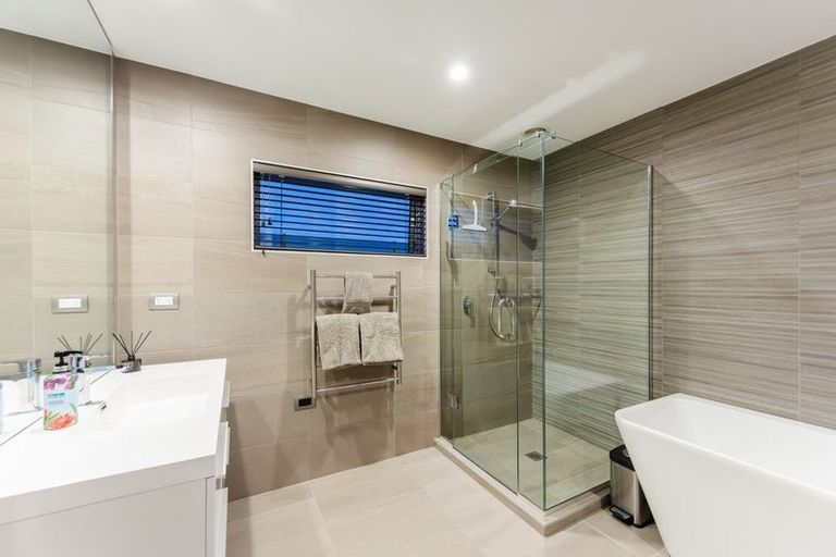 Photo of property in 21 Caldera Drive, Long Bay, Auckland, 0630