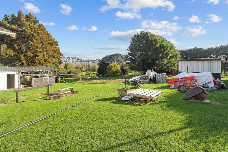 Photo of property in 370 Taupaki Road, Taupaki, Henderson, 0782