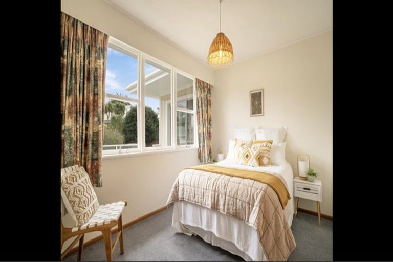 Photo of property in 3 South Street, Tawa, Wellington, 5028