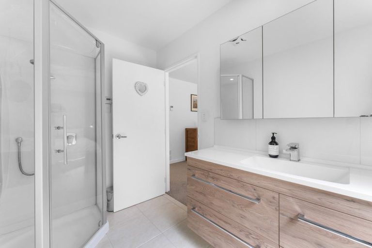 Photo of property in 66 Gillespie Place, Acacia Bay, Taupo, 3385