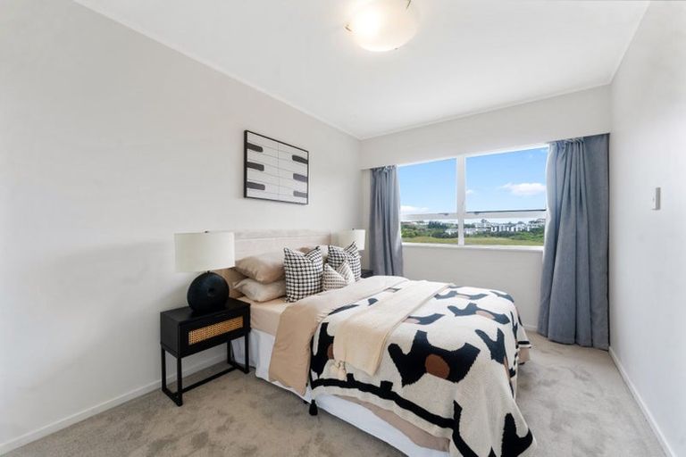 Photo of property in 90 Exmouth Road, Northcote, Auckland, 0627