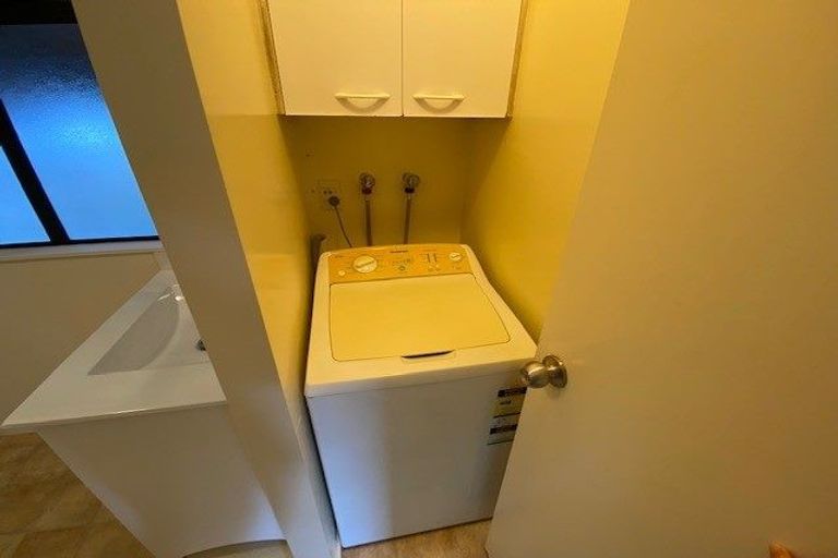 Photo of property in 4/4a Marine Parade, Mount Maunganui, 3116