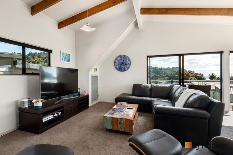 Photo of property in 28 Ocean View Road, Waihi Beach, 3611