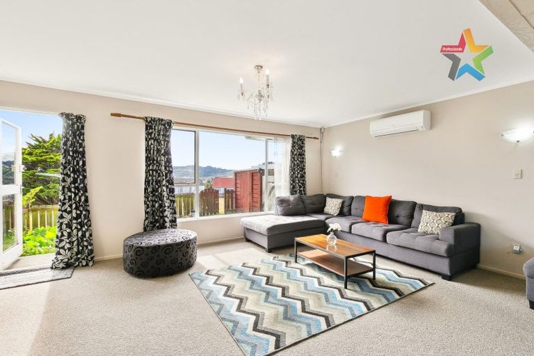 Photo of property in 70 Cunliffe Street, Churton Park, Wellington, 6037