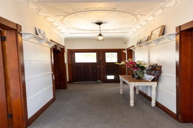 Photo of property in 30 Irving Street, Gore, 9710