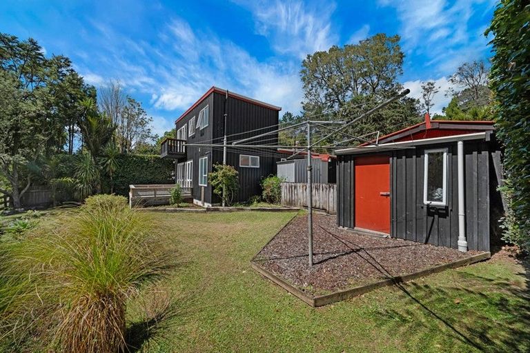Photo of property in 883 Swanson Road, Swanson, Auckland, 0612