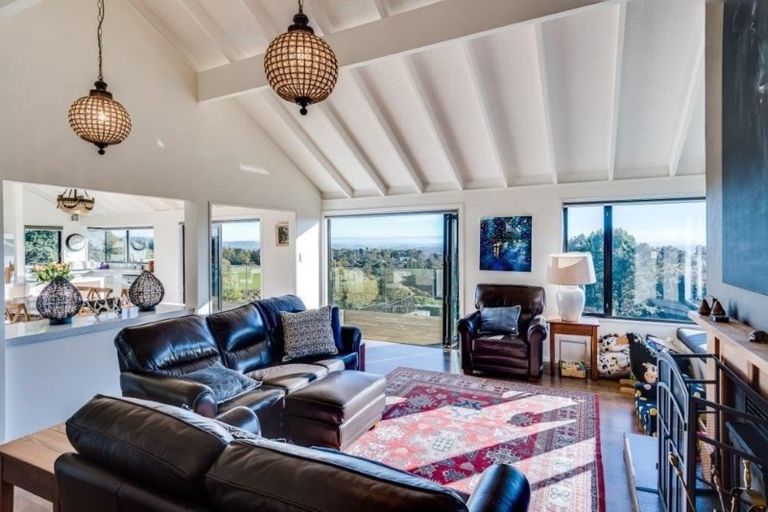 Photo of property in 194 Durham Drive, Havelock North, 4130