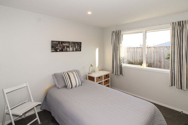 Photo of property in 28 Feist Street, Carterton, 5713